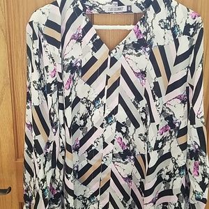 Jennifer Lopez Tops - Jennifer Lopez xl geometric print blouse Jennifer Lopez Tops - Jennifer Lopez xl geometric print blouse